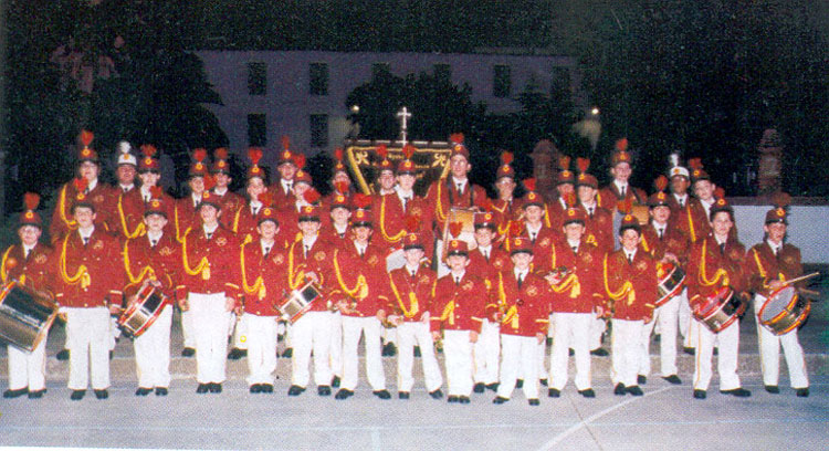 LA BANDA DE TAMBORES Y CORNETAS DE JESUS CAUTIVO - BANDA PROPIA DE LA HERMANDAD EN SU PRIMERA SALIDA PROCESIONAL
