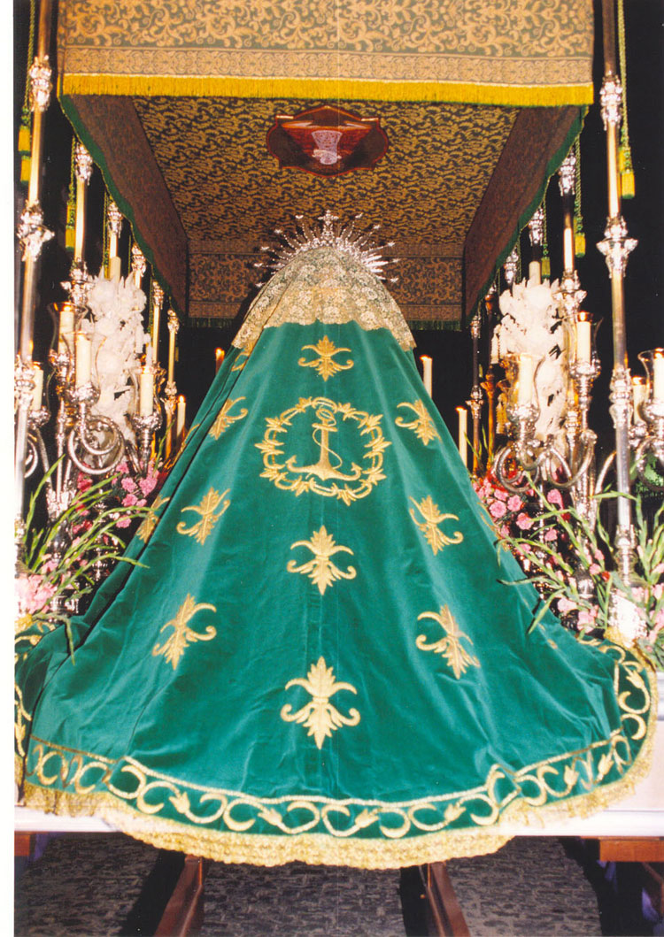 DETALLE DEL MANTO DE LA ESPERANZA